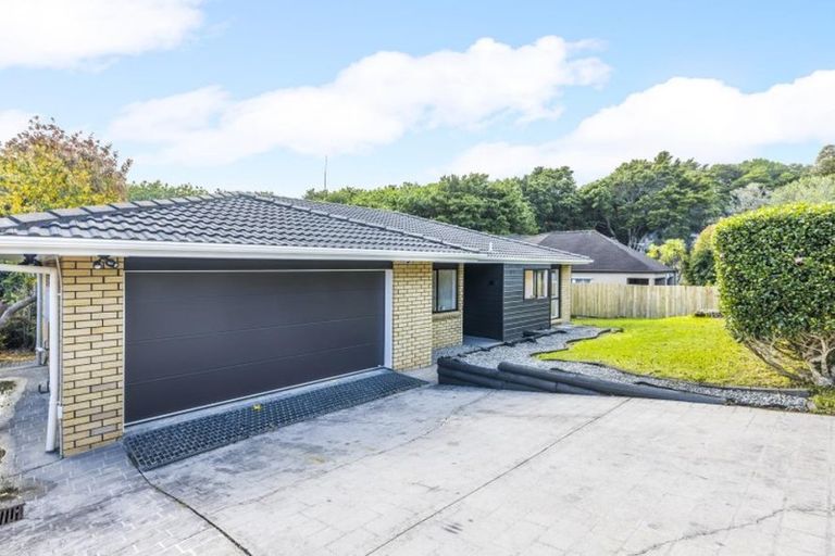 Photo of property in 43 Ewhurst Place, Goodwood Heights, Auckland, 2105