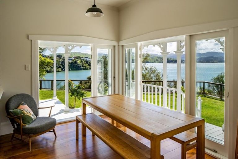 Photo of property in 164 Paremata Road, Paremata, Porirua, 5024