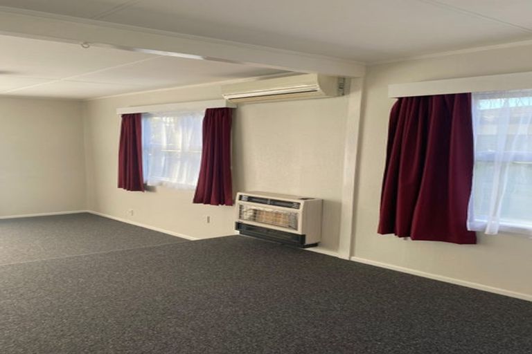 Photo of property in 95 Apollo Parade, Milson, Palmerston North, 4414