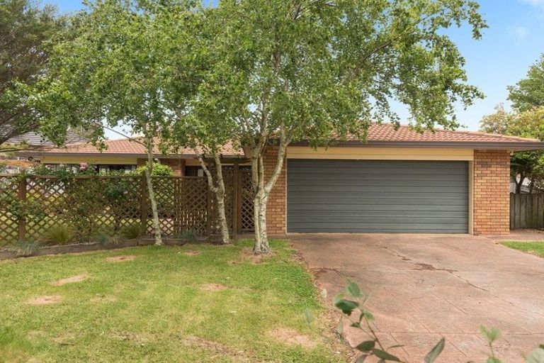 Photo of property in 25 Barbara Grove, Papamoa Beach, Papamoa, 3118