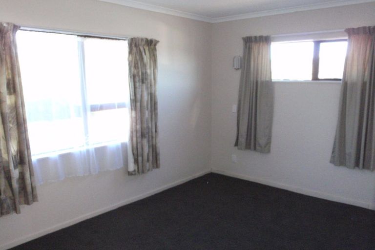 Photo of property in 9 Rangitane Street, Maupuia, Wellington, 6022