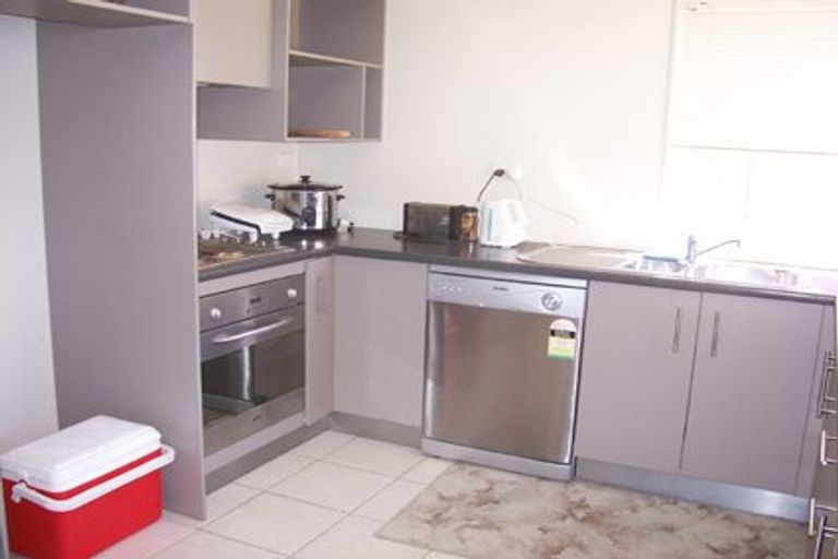 Photo of property in 165 Centreway Road, Orewa, 0931