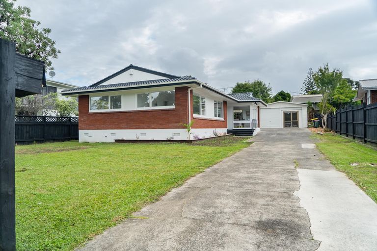 Photo of property in 41 Lawrence Crescent, Hillpark, Auckland, 2102
