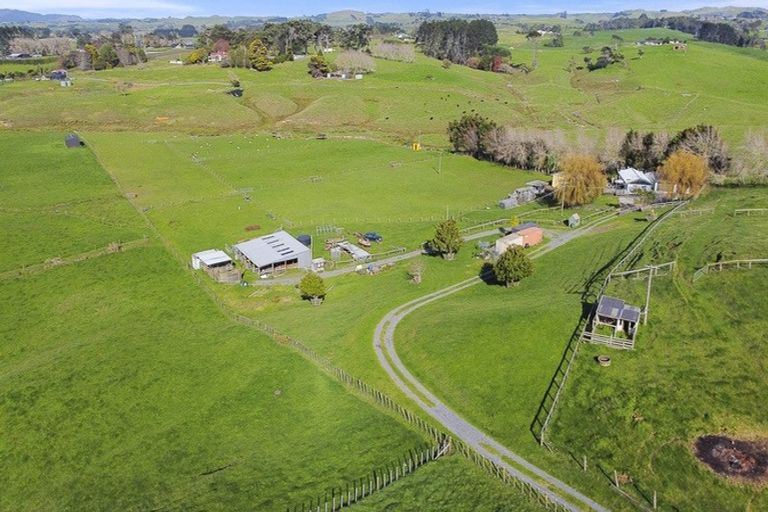 Photo of property in 141 Karioitahi Road, Waiuku, 2683