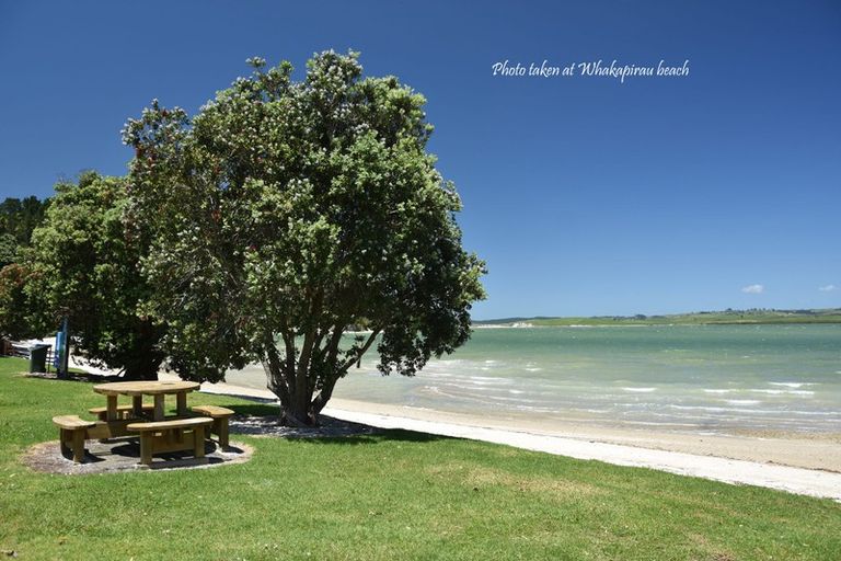 Photo of property in 15 Regent Street, Whakapirau, Maungaturoto, 0583