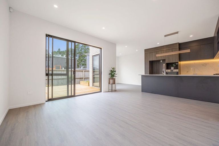 Photo of property in 8 Zadar Street, Kumeu, 0810