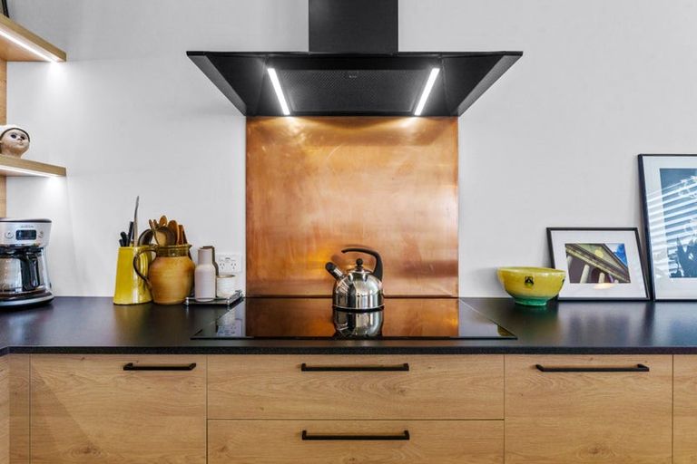 Photo of property in 37a Parr Terrace, Castor Bay, Auckland, 0620