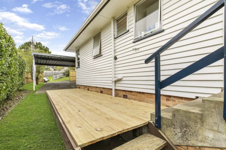 Photo of property in 56 Judkins Crescent, Cockle Bay, Auckland, 2014