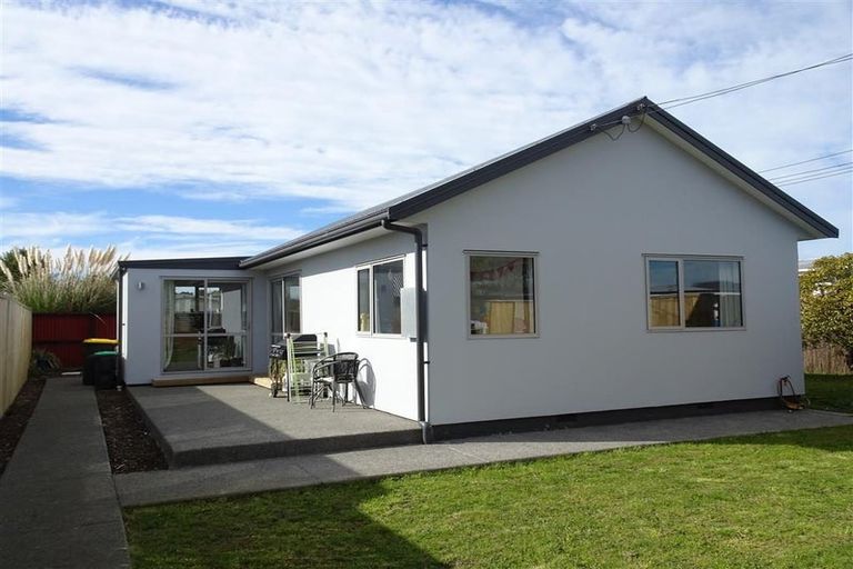 Photo of property in 10/71 Estuary Road, New Brighton, Christchurch, 8061