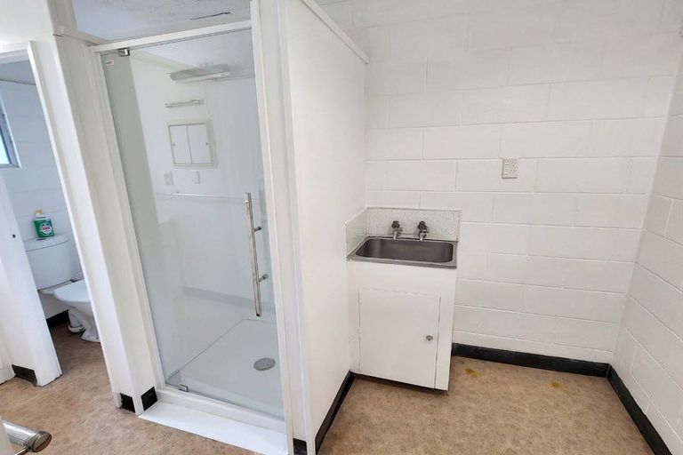 Photo of property in 2/195 Waterloo Road, Hutt Central, Lower Hutt, 5010