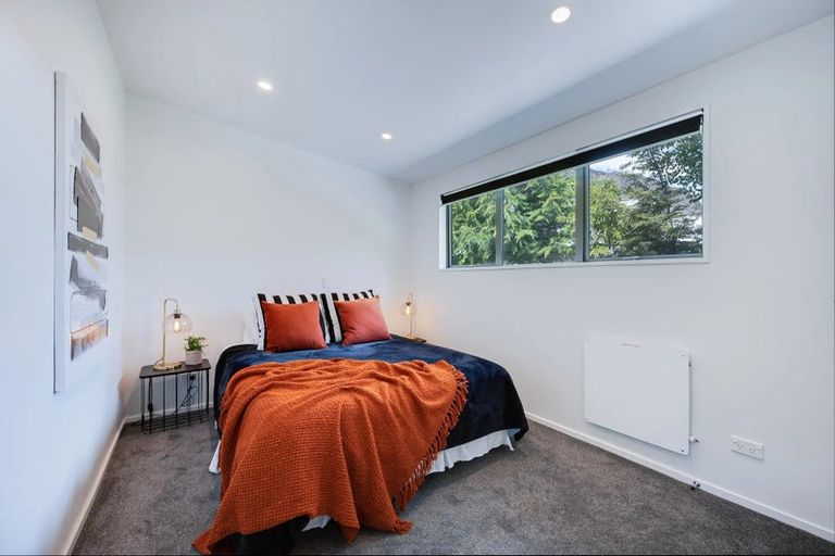 Photo of property in 8a Maple Court, Arthurs Point, Queenstown, 9371