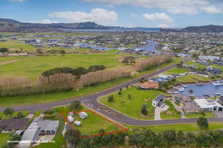 Photo of property in 1 Hei Esplanade, Whitianga, 3510