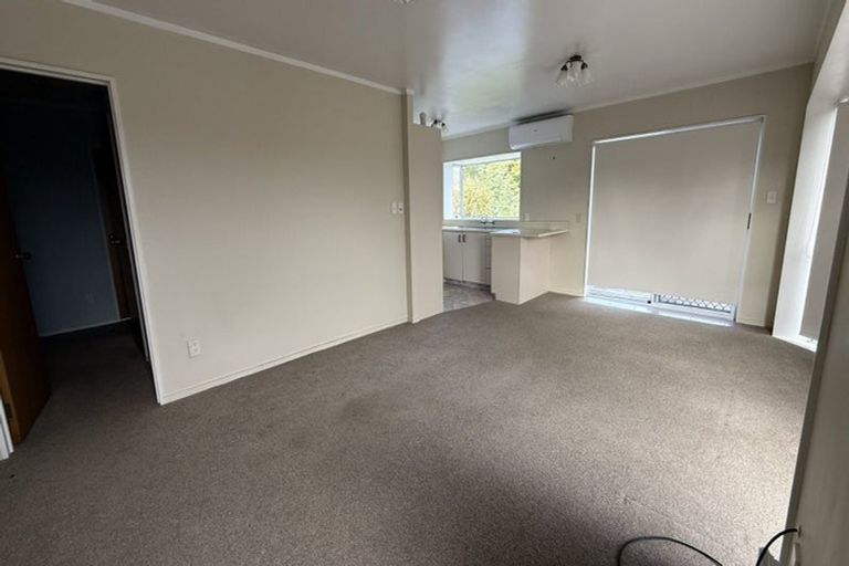 Photo of property in 3/74 West Coast Road, Glen Eden, Auckland, 0602