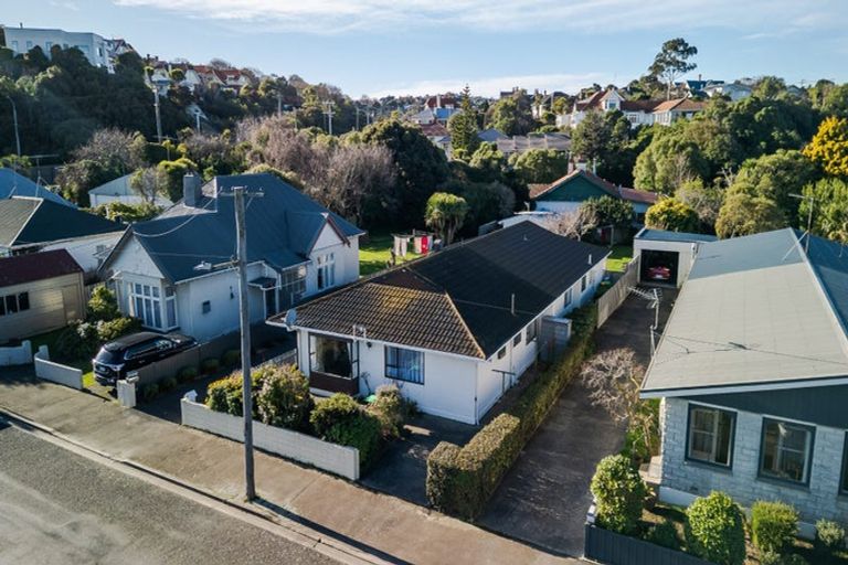 Photo of property in 11a Royal Crescent, Saint Kilda, Dunedin, 9012