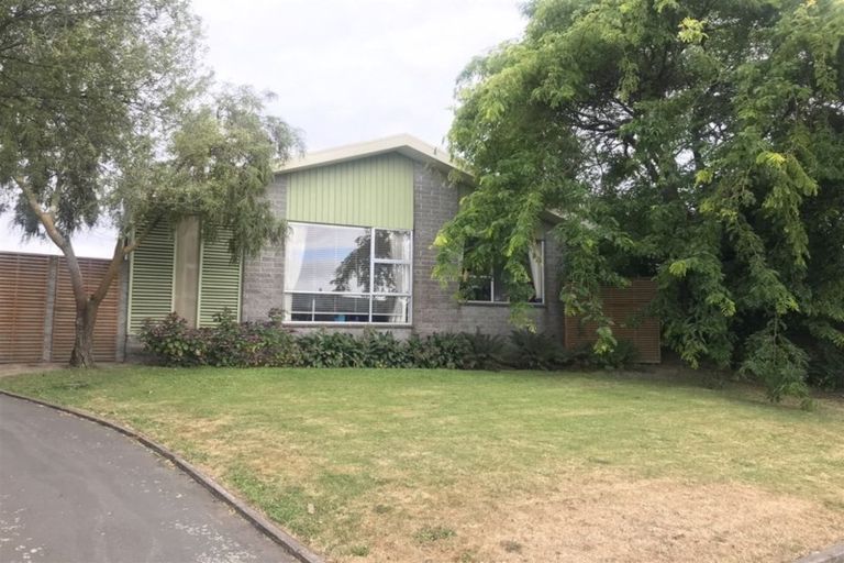 Photo of property in 74 Warren Crescent, Hillmorton, Christchurch, 8025