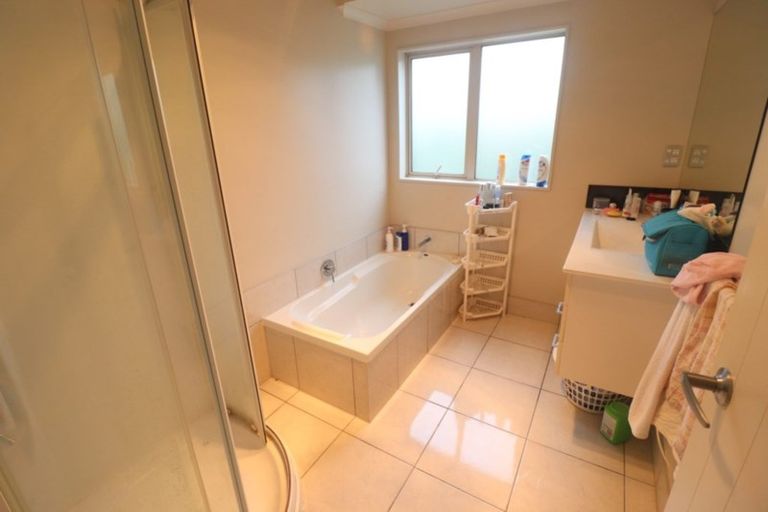 Photo of property in 15 Bonny Crescent, Massey, Auckland, 0614