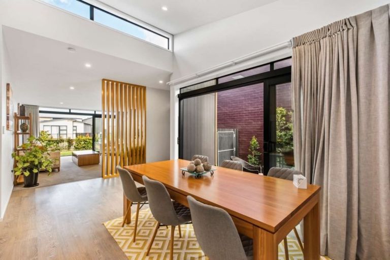 Photo of property in 21 Liberation Road, Papakura, 2110