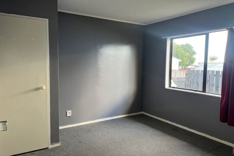 Photo of property in 2/18 Templeton Place, Clendon Park, Auckland, 2103
