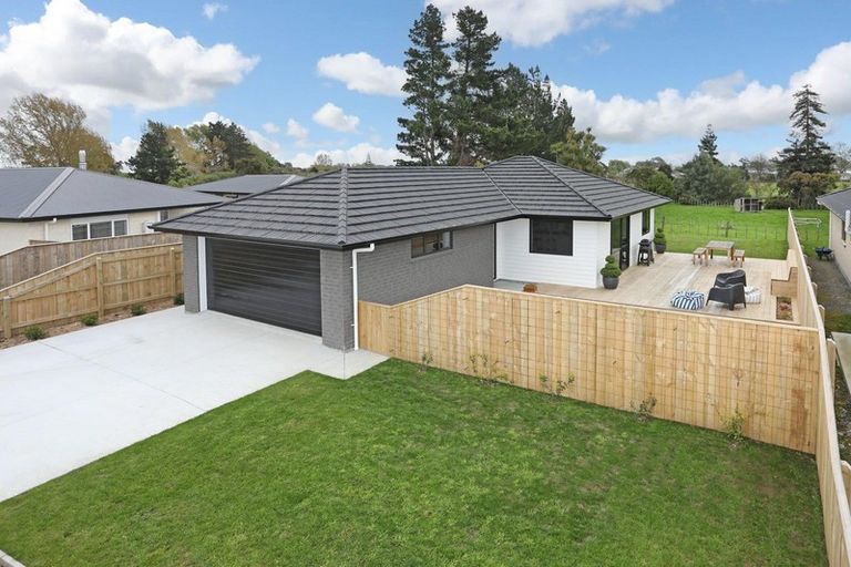 Photo of property in 18 Oldfield Lane, Marton, 4710