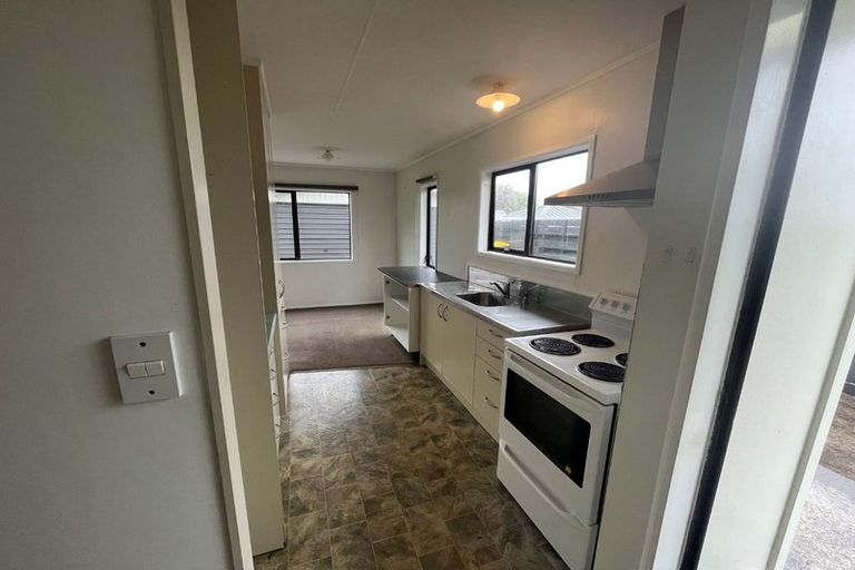 Photo of property in 118 Riversdale Drive, Merrilands, New Plymouth, 4312