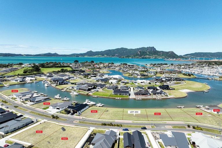 Photo of property in 27 Maturiki Drive, One Tree Point, 0118