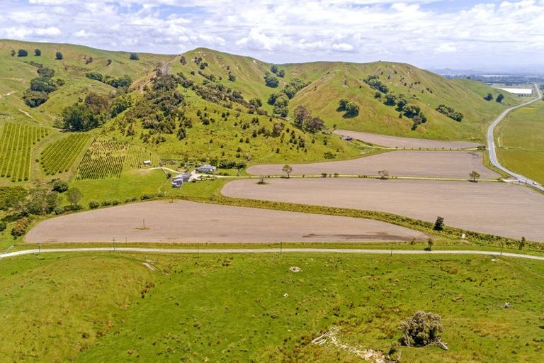 Photo of property in 1266 Wharerata Road, Muriwai, Gisborne, 4072