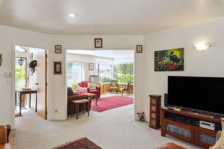 Photo of property in 31 Walton Avenue, Waikanae, 5036
