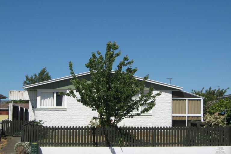 Photo of property in 26 Bickerton Street, Wainoni, Christchurch, 8061