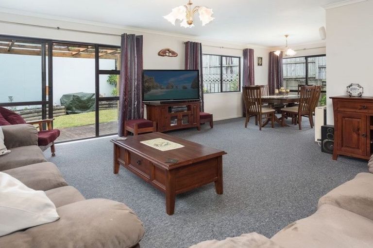 Photo of property in 25 Barbara Grove, Papamoa Beach, Papamoa, 3118