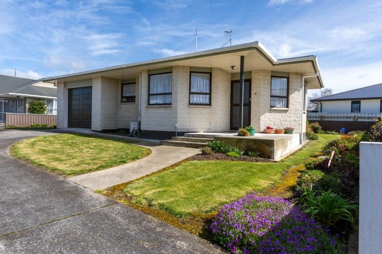 Photo of property in 8b Allardice Street, Dannevirke, 4930