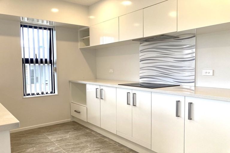 Photo of property in 206c Henderson Valley Road, Henderson, Auckland, 0612