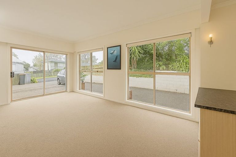 Photo of property in 4 Simon Ellice Drive, Bayview, Auckland, 0629