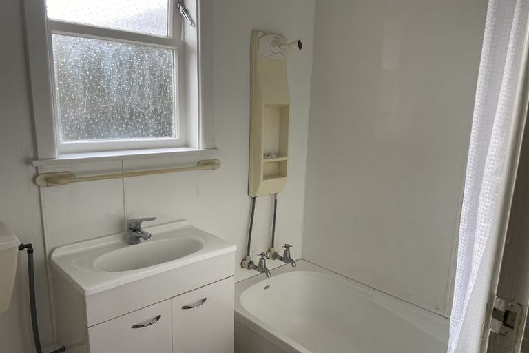 Photo of property in 6 Mangaroa Hill Road, Clouston Park, Upper Hutt, 5018