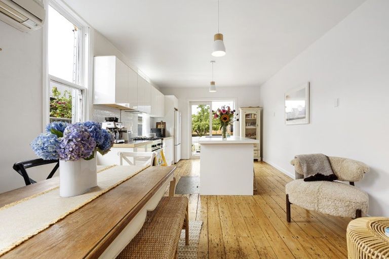 Photo of property in 50 Albert Street, Saint Clair, Dunedin, 9012