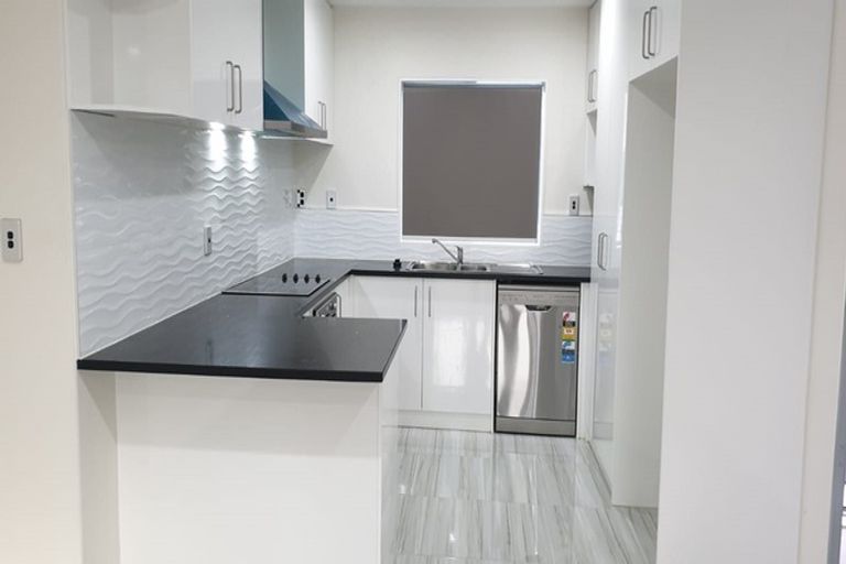 Photo of property in 11 Sohum Place, Manukau, Auckland, 2104