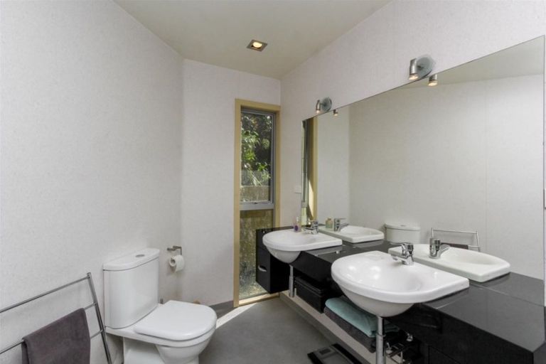 Photo of property in 15 Shortland Street, Lower Vogeltown, New Plymouth, 4310