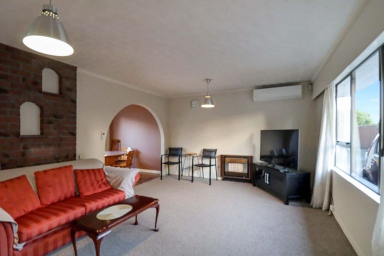 Photo of property in 2/45 Whites Line West, Woburn, Lower Hutt, 5010