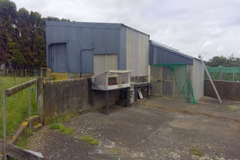 Photo of property in 18 Arthur Road, Paraite, New Plymouth, 4373