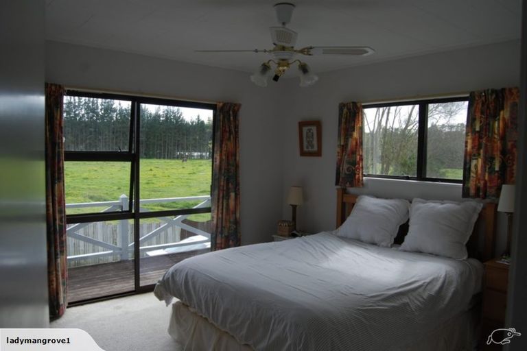 Photo of property in 50 Matua Road, Huapai, Kumeu, 0810