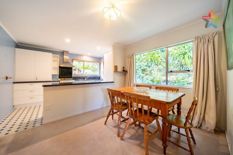 Photo of property in 11 Mokopuna Grove, Stokes Valley, Lower Hutt, 5019