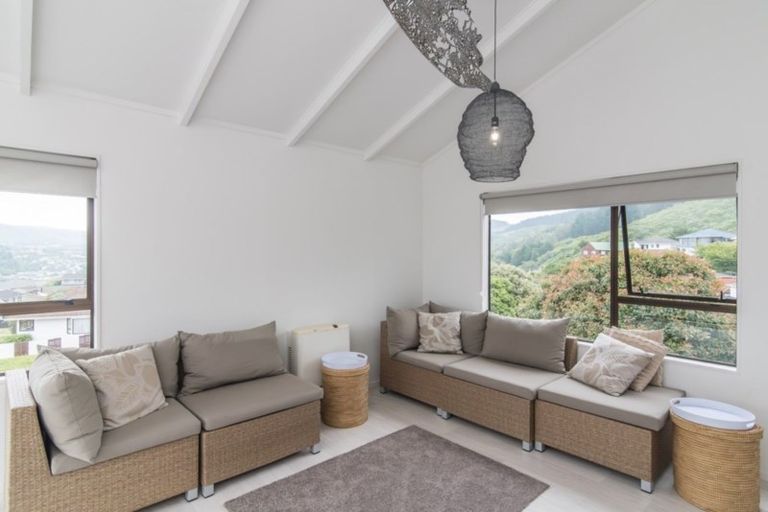 Photo of property in 91 Victory Crescent, Tawa, Wellington, 5028