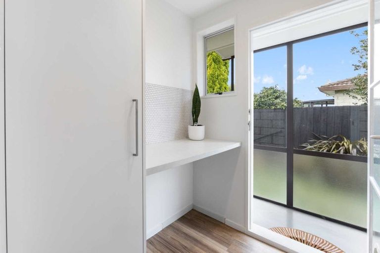 Photo of property in 1/40a Chipping Lane, Redwood, Christchurch, 8051