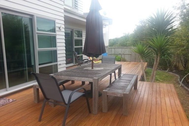 Photo of property in 28 Bur Oak Terrace, Schnapper Rock, Auckland, 0632
