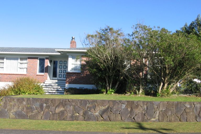 Photo of property in 14 Alma Crescent, Papakura, 2110