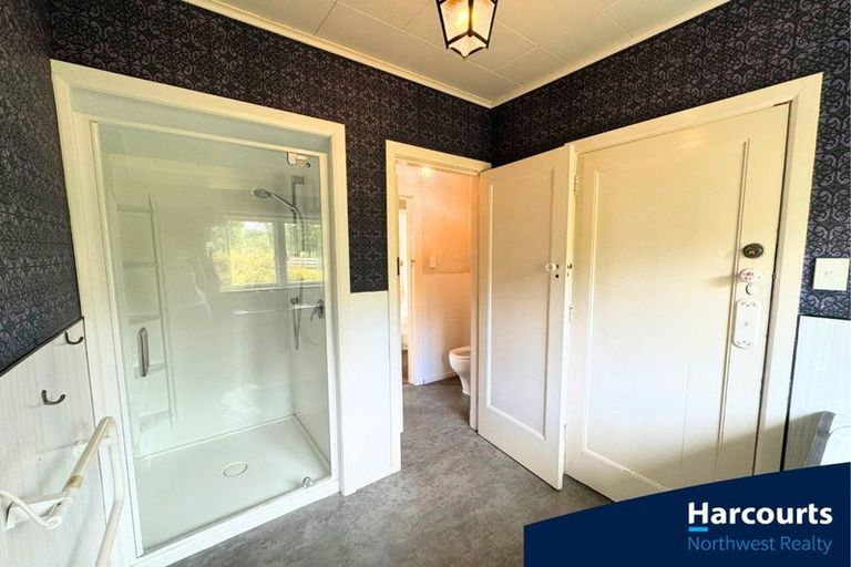 Photo of property in 86 Tawa Road, Kumeu, 0891