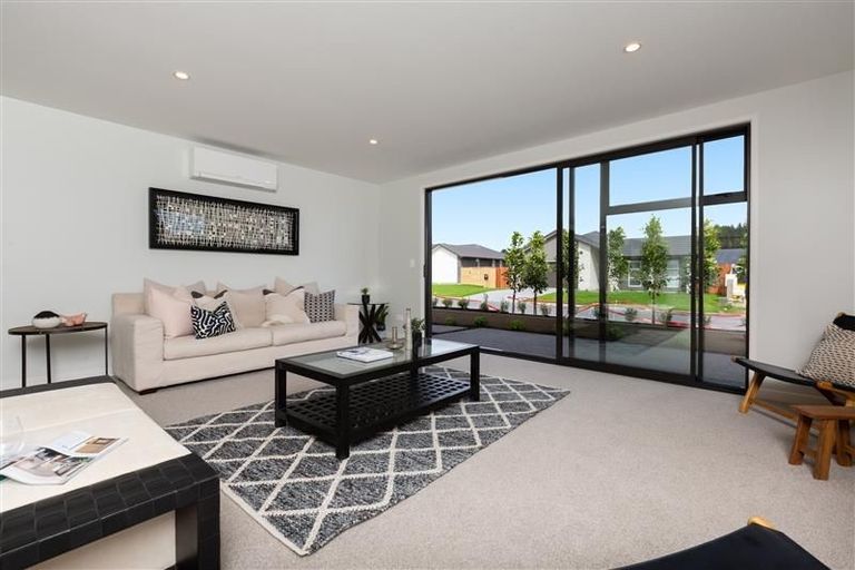 Photo of property in 33 Awataha Crescent, Pyes Pa, Tauranga, 3110