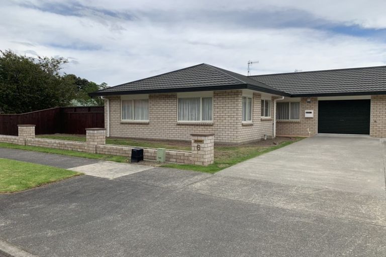 Photo of property in 6 Villa Grove, Paraparaumu, 5032