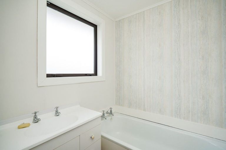 Photo of property in 1 Ballantrae Street, Wallacetown, 9816