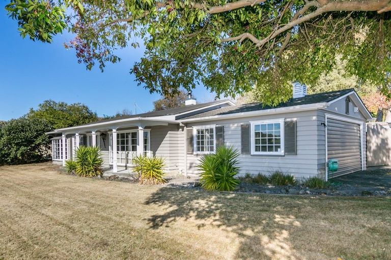 Photo of property in 40 Tauroa Road, Havelock North, 4130