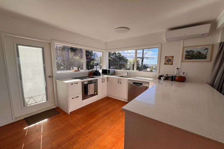 Photo of property in 2/110 Sylvan Avenue, Northcote, Auckland, 0627